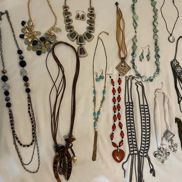 Jewelry - Picture 1 of 4